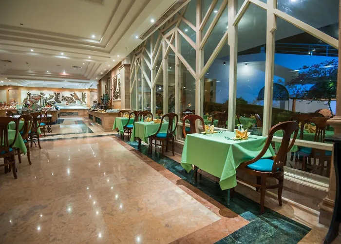 Shams Курортный комплекс 4*